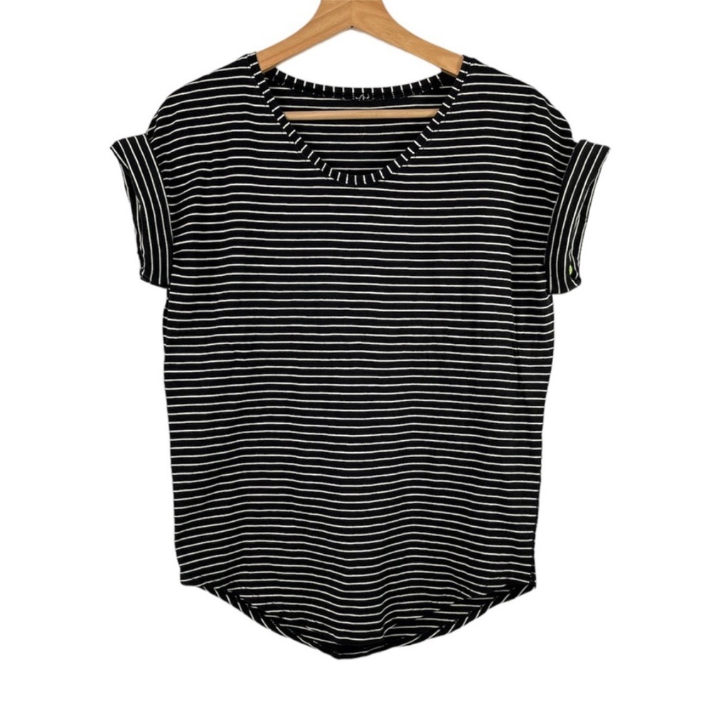 LuluLemon tshirt perfect condition